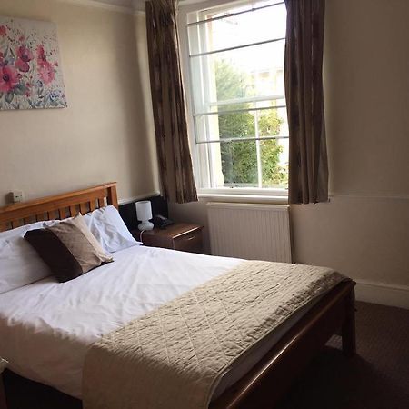 The Pines Guest Accommodation Chippenham  Exteriér fotografie