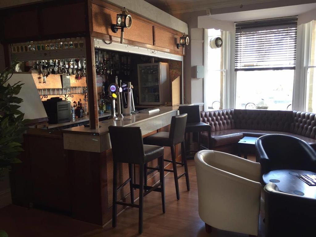 The Pines Guest Accommodation Chippenham  Exteriér fotografie