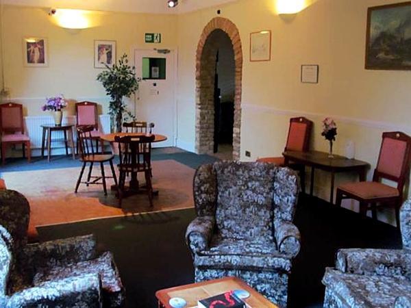 The Pines Guest Accommodation Chippenham  Exteriér fotografie